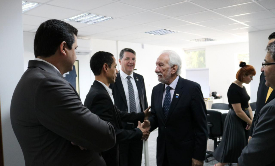 Novos contratos de leniência e a intensificação da fiscalização sobre o serviço público estadual levaram a Controladoria-Geral do Estado a reestruturar a área de corregedoria, com novo espaço e mais servidores.

A inauguração oficial das novas dependências ocorreu nesta quinta-feira (12), com a presença do vice-governador Darci Piana, do controlador-geral do Estado, Raul Siqueira, e funcionários da CGE. Foto: Camila Tonetti/Vice-governadoria