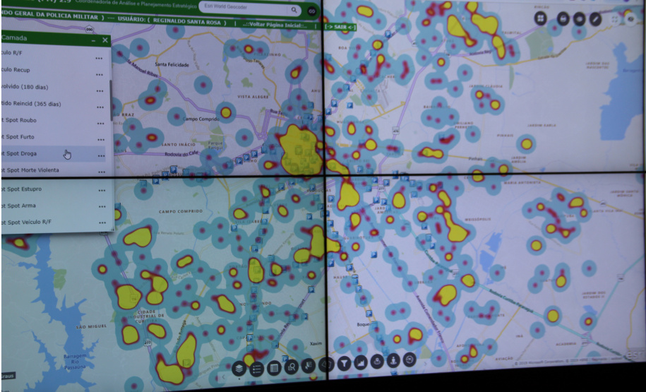 Um termo de cooperação entre a Secretaria da Segurança Pública do Paraná e a Copel permitirá um avanço no rastreamento de ocorrências criminais no Estado. O documento foi assinado pelo secretário da pasta, Romulo Marinho Soares, e pelo diretor-presidente da empresa de energia paranaense, Maximiliano Orfali, após uma demonstração do sistema de georreferenciamento, em Curitiba. Foto: Divulgação/SESP