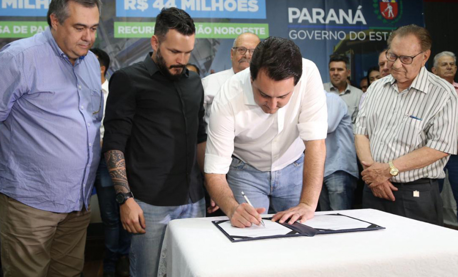 O governador Carlos Massa Ratinho Junior autorizou nesta quinta-feira (12) a liberação de cerca de R$ 20,9 milhões para a ampliação do atendimento da Santa Casa de Paranavaí. Do total, R$ 19,6 milhões são para aquisição de equipamentos para a nova ala do hospital, a Unidade Morumbi. O restante será usado na construção da área que receber á o laboratório de Análises Clínicas do complexo.Foto: José Fernando Ogura/AEN