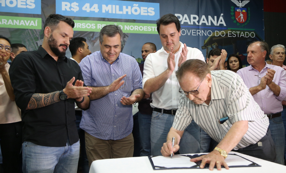 O governador Carlos Massa Ratinho Junior autorizou nesta quinta-feira (12) a liberação de cerca de R$ 20,9 milhões para a ampliação do atendimento da Santa Casa de Paranavaí. Do total, R$ 19,6 milhões são para aquisição de equipamentos para a nova ala do hospital, a Unidade Morumbi. O restante será usado na construção da área que receberá o laboratório de Análises Clínicas do complexo. Foto: José Fernando Ogura/AEN