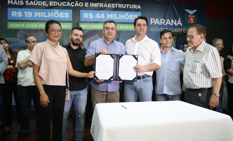 O governador Carlos Massa Ratinho Junior autorizou nesta quinta-feira (12) a liberação de cerca de R$ 20,9 milhões para a ampliação do atendimento da Santa Casa de Paranavaí. Do total, R$ 19,6 milhões são para aquisição de equipamentos para a nova ala do hospital, a Unidade Morumbi. O restante será usado na construção da área que receberá o laboratório de Análises Clínicas do complexo. Foto: José Fernando Ogura/AEN