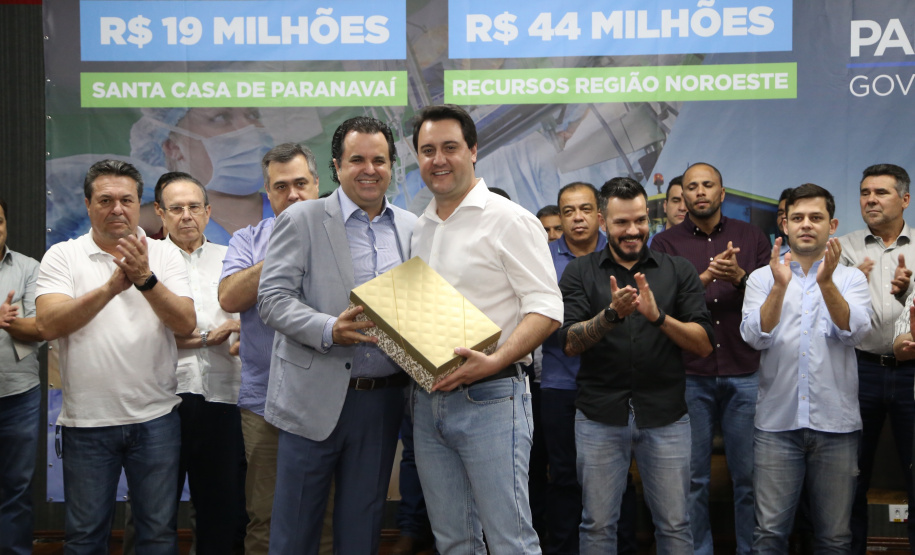 O governador Carlos Massa Ratinho Junior autorizou nesta quinta-feira (12) a liberação de cerca de R$ 20,9 milhões para a ampliação do atendimento da Santa Casa de Paranavaí. Do total, R$ 19,6 milhões são para aquisição de equipamentos para a nova ala do hospital, a Unidade Morumbi. O restante será usado na construção da área que receberá o laboratório de Análises Clínicas do complexo. Foto: José Fernando Ogura/AEN