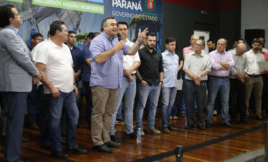 O governador Carlos Massa Ratinho Junior autorizou nesta quinta-feira (12) a liberação de cerca de R$ 20,9 milhões para a ampliação do atendimento da Santa Casa de Paranavaí. Do total, R$ 19,6 milhões são para aquisição de equipamentos para a nova ala do hospital, a Unidade Morumbi. O restante será usado na construção da área que receberá o laboratório de Análises Clínicas do complexo. Foto: José Fernando Ogura/AEN