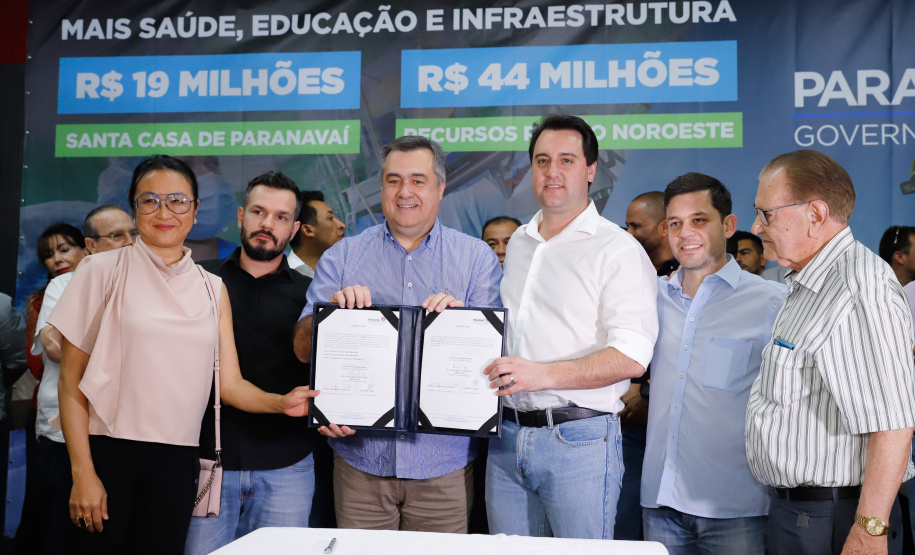 O governador Carlos Massa Ratinho Junior autorizou nesta quinta-feira (12) a liberação de cerca de R$ 20,9 milhões para a ampliação do atendimento da Santa Casa de Paranavaí. Do total, R$ 19,6 milhões são para aquisição de equipamentos para a nova ala do hospital, a Unidade Morumbi. O restante será usado na construção da área que receberá o laboratório de Análises Clínicas do complexo.
