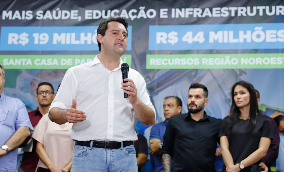 O governador Carlos Massa Ratinho Junior autorizou nesta quinta-feira (12) a liberação de cerca de R$ 20,9 milhões para a ampliação do atendimento da Santa Casa de Paranavaí. Do total, R$ 19,6 milhões são para aquisição de equipamentos para a nova ala do hospital, a Unidade Morumbi. O restante será usado na construção da área que receberá o laboratório de Análises Clínicas do complexo.