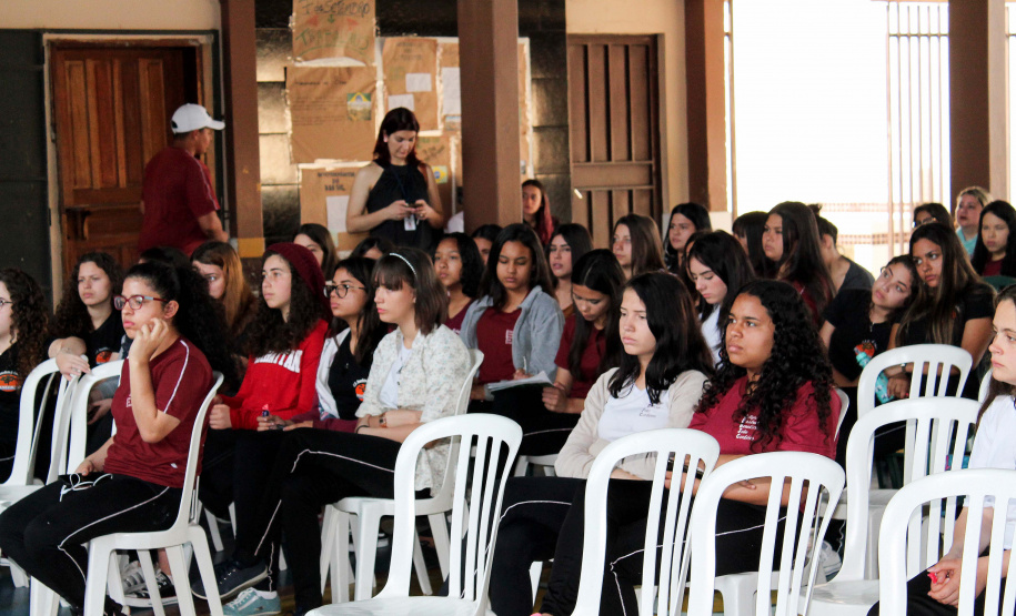 Estudantes de diversas escolas estaduais do Paraná participaram de preparações presenciais para o desafio Change the Game, projeto de programação do Google Play apoiado pela Secretaria de Estado da Educação e do Esporte e exclusivo para garotas. Foto: Divulgação/SEED
