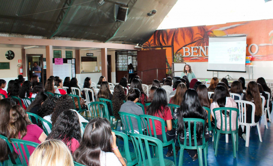 Estudantes de diversas escolas estaduais do Paraná participaram de preparações presenciais para o desafio Change the Game, projeto de programação do Google Play apoiado pela Secretaria de Estado da Educação e do Esporte e exclusivo para garotas. Foto: Divulgação/SEED