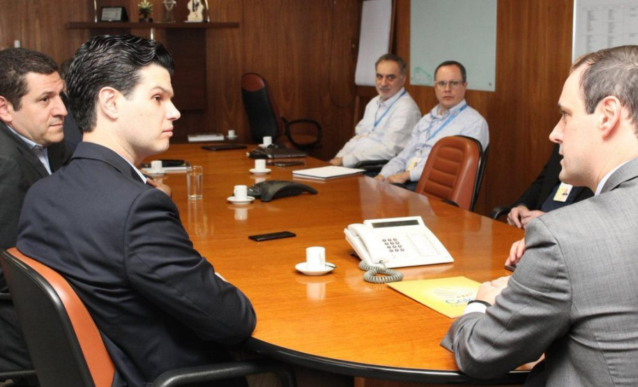 A Copel e a Celesc (Centrais Elétricas de Santa Catarina) firmaram um acordo de cooperação para solução de problemas e identificação de oportunidades nas áreas de micro e minigeração distribuída, comercialização de energia, inadimplência, perdas técnicas e não técnicas. Foto: Divulgação/Copel