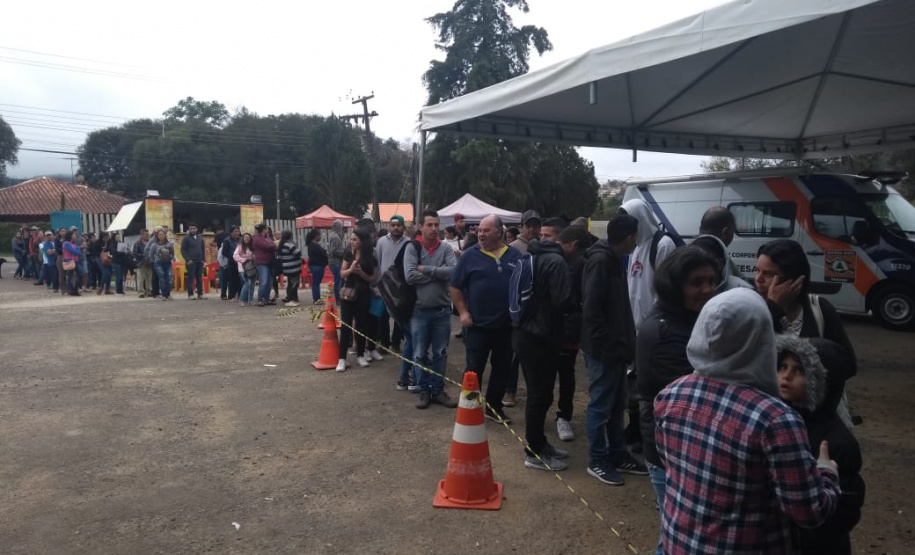 Em Almirante Tamandaré, município da Região Metropolitana de Curitiba, a 15ª edição do Paraná Cidadão na gestão do governador Carlos Massa Ratinho Júnior registrou quase 17 mil atendimentos no Ginásio de Esportes Buzatão. Foto: Divulgação/SEJUF