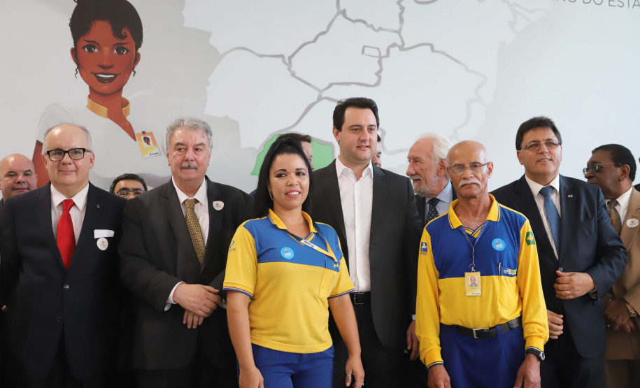 O Governo do Estado e os Correios firmam nesta segunda-feira (16) protocolo de intenções para a implantação do Balcão do Cidadão no Paraná