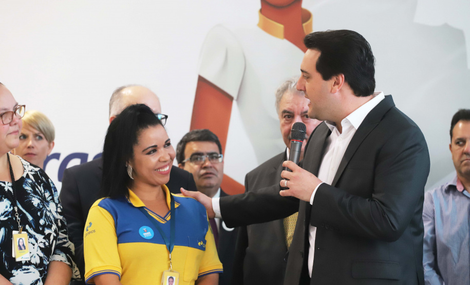 O Governo do Estado e os Correios firmam nesta segunda-feira (16) protocolo de intenções para a implantação do Balcão do Cidadão no Paraná
