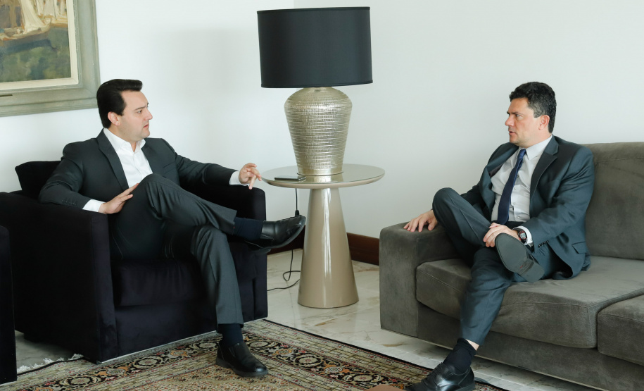 Governador Carlos Massa Ratinho Junior recebe o ministro da Justiça Sérgio Moro.