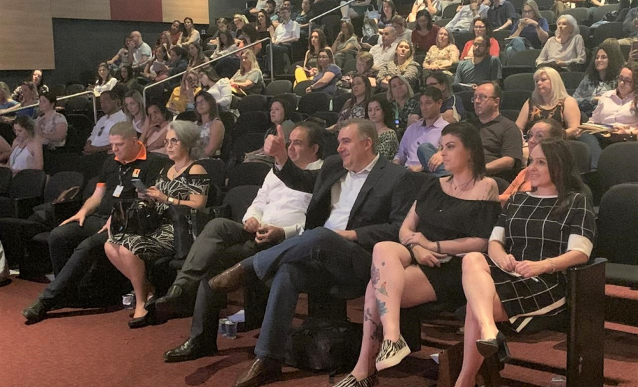 Capacitar os atores envolvidos na política da pessoa com deficiência quanto ao programa de aprendizagem que pode facilitar o processo de inclusão no mercado de trabalho foi a temática abordada no 1º Seminário sobre o Programa de Aprendizagem para Pessoa com Deficiência, realizado nesta terça-feira (17/09) no auditório do Museu Oscar Niemeyer, em Curitiba