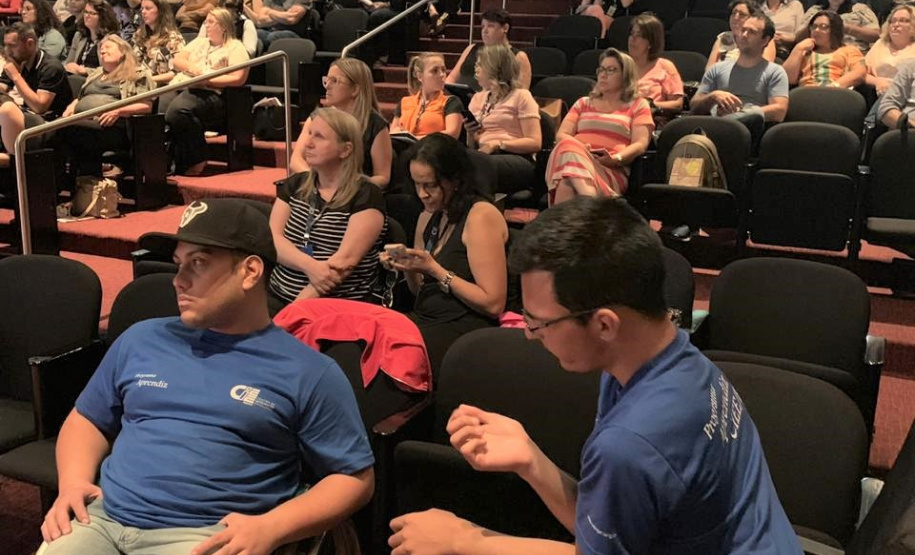 Capacitar os atores envolvidos na política da pessoa com deficiência quanto ao programa de aprendizagem que pode facilitar o processo de inclusão no mercado de trabalho foi a temática abordada no 1º Seminário sobre o Programa de Aprendizagem para Pessoa com Deficiência, realizado nesta terça-feira (17/09) no auditório do Museu Oscar Niemeyer, em Curitiba