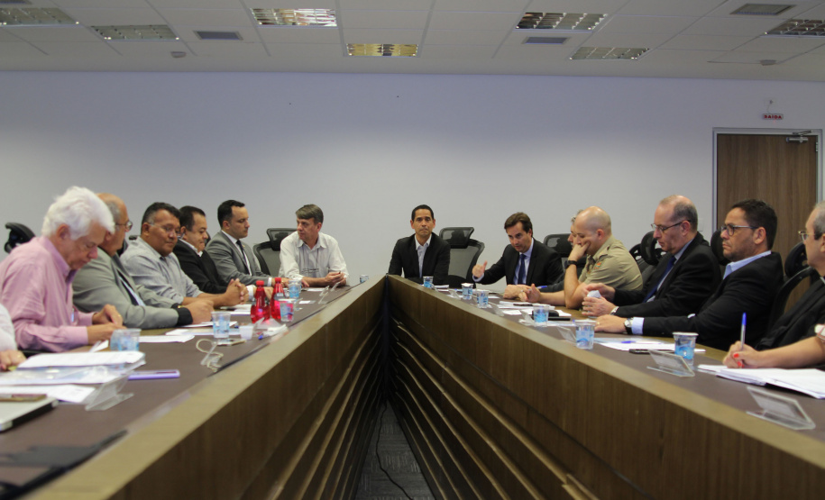 O Secretário da Segurança Pública do Paraná, Romulo Marinho Soares, abriu, nesta terça-feira (17) o Encontro Nacional do Colegiado de Presidentes dos Conselhos Estaduais de Políticas Públicas sobre Drogas, que pela primeira vez é realizado no Estado. O evento acontece no prédio da Secretaria da Segurança Pública e reúne representantes dos Conselhos de 15 estados. Foto: Divulgação/SESP