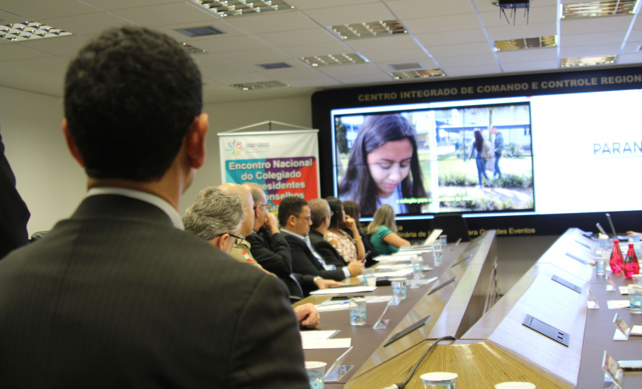 O Secretário da Segurança Pública do Paraná, Romulo Marinho Soares, abriu, nesta terça-feira (17) o Encontro Nacional do Colegiado de Presidentes dos Conselhos Estaduais de Políticas Públicas sobre Drogas, que pela primeira vez é realizado no Estado. O evento acontece no prédio da Secretaria da Segurança Pública e reúne representantes dos Conselhos de 15 estados. Foto: Divulgação/SESP