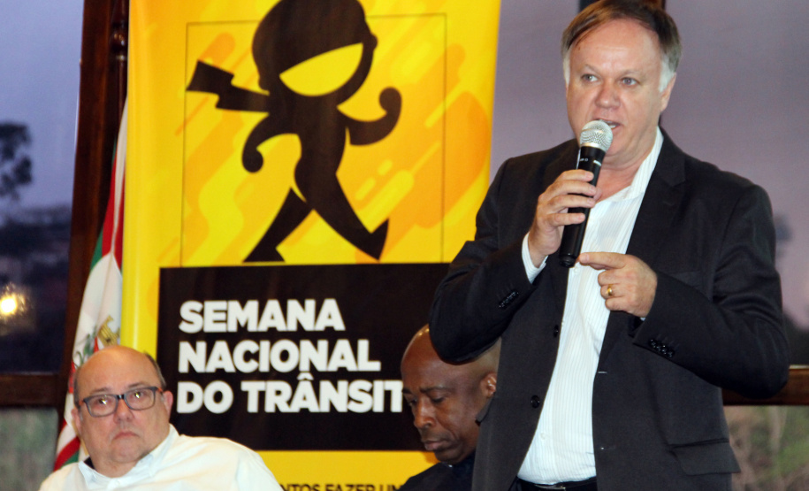 Palestras, blitzes educativas e uma megaoperação voltada à educação no trânsito em todo o Estado serão as principais ações da Polícia Militar durante a Semana Nacional de Trânsito. O evento que marcou a abertura das atividades aconteceu nesta quarta-feira (18), no Salão de Atos do Parque Barigui, em Curitiba, e contou com a participação de órgãos e entidades ligados ao trânsito.Foto: Divulgação/SESP