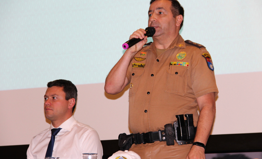 Palestras, blitzes educativas e uma megaoperação voltada à educação no trânsito em todo o Estado serão as principais ações da Polícia Militar durante a Semana Nacional de Trânsito. O evento que marcou a abertura das atividades aconteceu nesta quarta-feira (18), no Salão de Atos do Parque Barigui, em Curitiba, e contou com a participação de órgãos e entidades ligados ao trânsito.Foto: Divulgação/SESP