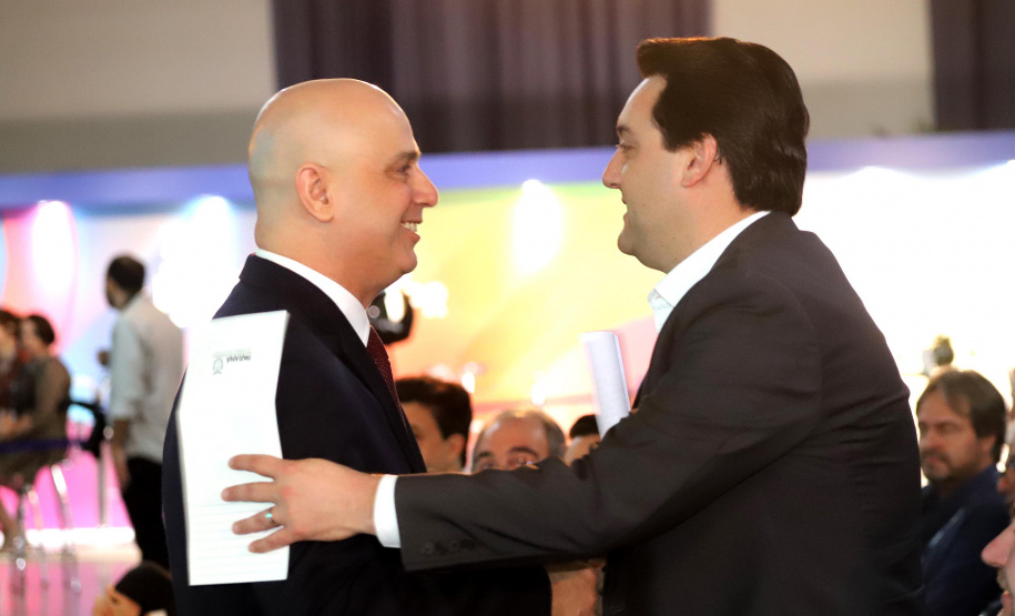 O governador Carlos Massa Ratinho Junior participa da abertura do 25º Congresso de Radiodifusão