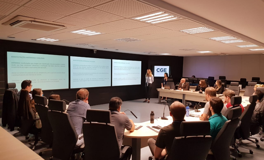 O trabalho da Controladoria-Geral do Estado (CGE), responsável por zelar pelo serviço público íntegro e ético, terá mais servidores em suas coordenadorias. Nesta semana, dez já começaram a capacitação para desempenhar atividades de investigação administrativa, auditoria, acompanhamento de denúncias e de reclamações e implantação do programa de compliance, entre outras atividades de combate à corrupção. Foto: Divulgação/CGE