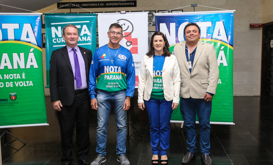 O Governo do Estado entrega os três principais prêmios do sorteio de Setembro do programa Nota Paraná, de R$ 20 mil, R$ 30 mil e R$ 50 mil. A solenidade de premiação acontece no Hospital das Clínicas, em Curitiba nesta quinta-feira (19). Curitiba, 19/09/2019 - Foto: Geraldo Bubniak/AEN