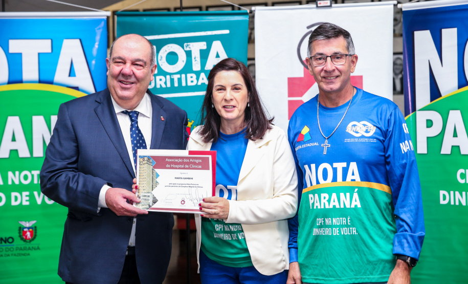 O Governo do Estado entrega os três principais prêmios do sorteio de Setembro do programa Nota Paraná, de R$ 20 mil, R$ 30 mil e R$ 50 mil. A solenidade de premiação acontece no Hospital das Clínicas, em Curitiba nesta quinta-feira (19). Curitiba, 19/09/2019 - Foto: Geraldo Bubniak/AEN