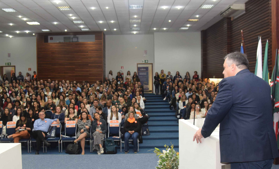 Cerca de 500 profissionais da área da saúde participam nesta quinta e sexta (19 e 20) do I Seminário Integrado de Qualidade e Segurança do Paciente, organizado pela Secretaria Estadual da Saúde, com apoio do Conselho Regional de Enfermagem do Paraná e Unibrasil. Foto: Américo Antonio/SESA