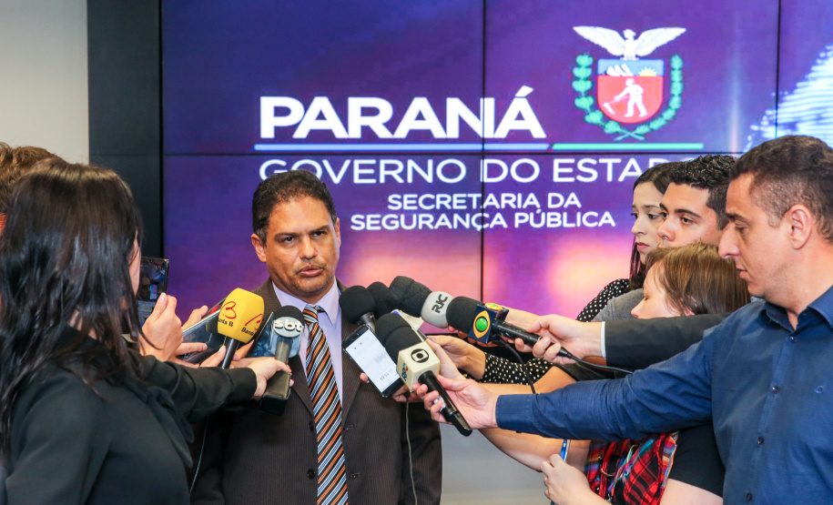 Coletiva de imprensa do secretário da Segurança Pública, coronel Rômulo Marinho Soares sobre a integração da base de dados entre Paraná, São Paulo e Brasília que permitiu a identificação de uma pessoa suspeita da morte da menina Raquel Genofre,  nesta quinta-feira (19). Na foto entrevista do delegado Marcos Fernando da Silva Fontes. Curitiba, 19/04/2019 - Foto: Geraldo Bubniak/AEN