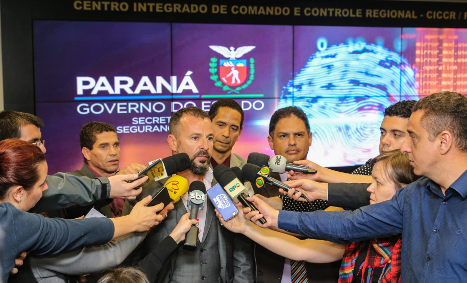 Coletiva de imprensa do secretário da Segurança Pública, coronel Rômulo Marinho Soares sobre a integração da base de dados entre Paraná, São Paulo e Brasília que permitiu a identificação de uma pessoa suspeita da morte da menina Raquel Genofre,  nesta quinta-feira (19). Na foto, entrevista do Delegado Geral Adjunto Riad Braga Farhat.  Curitiba, 19/04/2019 - Foto: Geraldo Bubniak/AEN