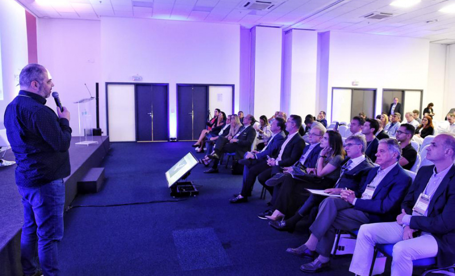 A Paraná Turismo, vinculada à Secretaria de Estado do Desenvolvimento Sustentável e do Turismo, está participando do evento Boat Show, em São Paulo, com um estande para divulgação do turismo náutico do Paraná. O evento começou quinta-feira (19) e segue até terça-feira (24). Participam as principais empresas do mercado náutico. Foto: Denis Ferreira Netto/SEDEST