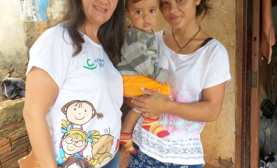 Técnicos da Secretaria de Estado da Justiça, Família e Trabalho estão percorrendo o Estado para capacitar e monitorar os visitadores e supervisores do programa Criança Feliz, que já está funcionando regularmente em 36 municípios paranaenses.Foto: Divulgação/SEJUF