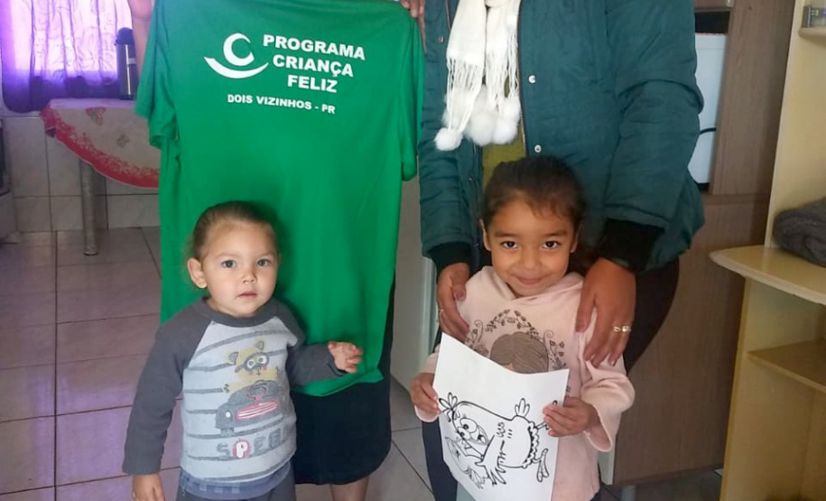 Técnicos da Secretaria de Estado da Justiça, Família e Trabalho estão percorrendo o Estado para capacitar e monitorar os visitadores e supervisores do programa Criança Feliz, que já está funcionando regularmente em 36 municípios paranaenses.Foto: Divulgação/SEJUF