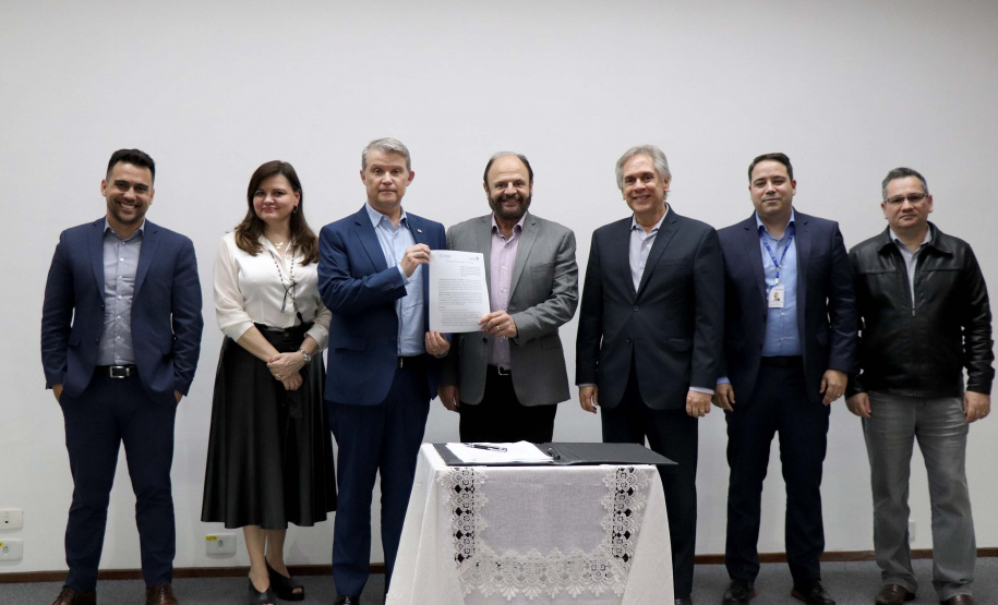 Uma parceria firmada entre o Instituto de Tecnologia do Paraná (Tecpar) e o Serviço de Aprendizagem Nacional (Senai-PR) vai impulsionar a criação e o desenvolvimento de negócios inovadores no Estado