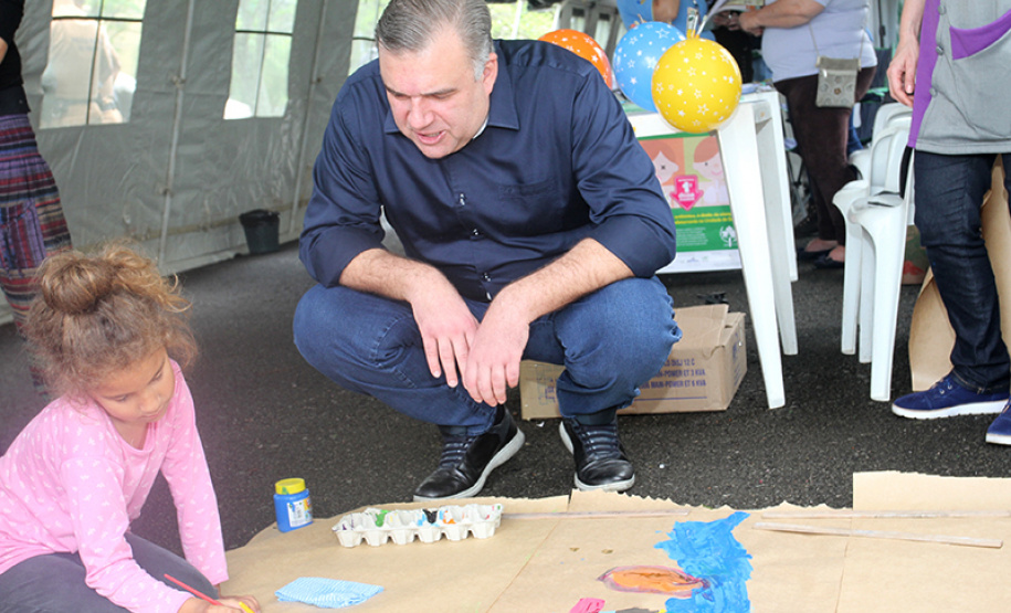 A Secretaria de Estado da Justiça, Família e Trabalho lançou nesta sexta-feira (20), no bairro Sítio Cercado, em Curitiba, o programa Governo nos Bairros – uma feira de serviços e atendimentos gratuitos à população que será realizada em bairros com grande demanda nas cidades paranaenses com mais de 200 mil habitantes.Foto: Divulgação/SEDEST