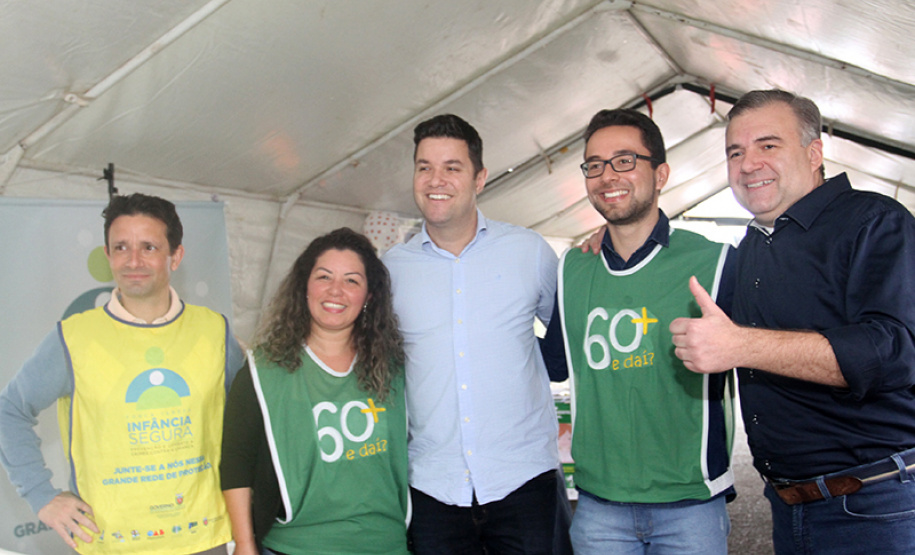 A Secretaria de Estado da Justiça, Família e Trabalho lançou nesta sexta-feira (20), no bairro Sítio Cercado, em Curitiba, o programa Governo nos Bairros – uma feira de serviços e atendimentos gratuitos à população que será realizada em bairros com grande demanda nas cidades paranaenses com mais de 200 mil habitantes.Foto: Divulgação/SEDEST