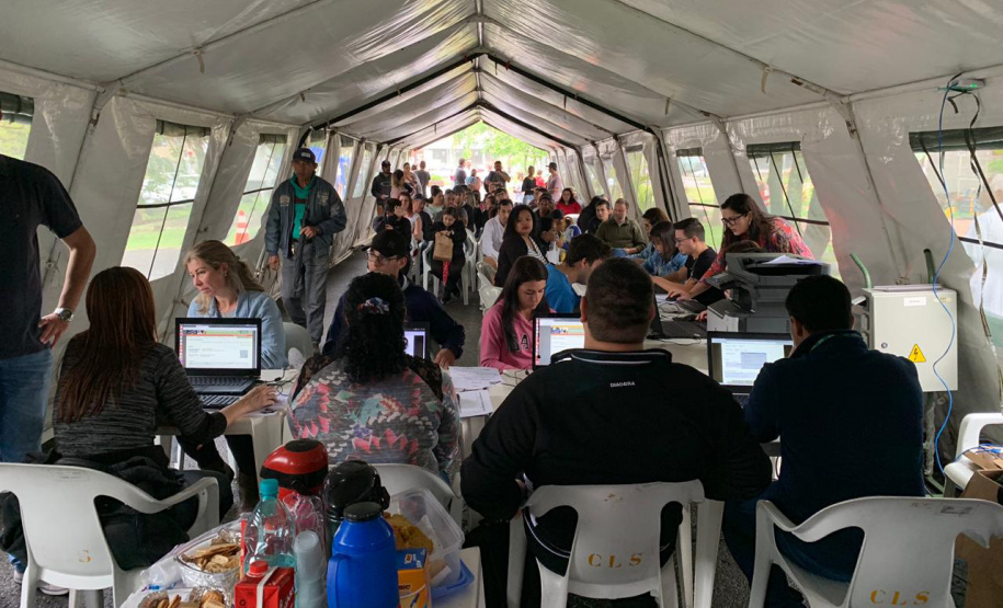 A Secretaria de Estado da Justiça, Família e Trabalho lançou nesta sexta-feira (20), no bairro Sítio Cercado, em Curitiba, o programa Governo nos Bairros – uma feira de serviços e atendimentos gratuitos à população que será realizada em bairros com grande demanda nas cidades paranaenses com mais de 200 mil habitantes.Foto: Divulgação/SEDEST