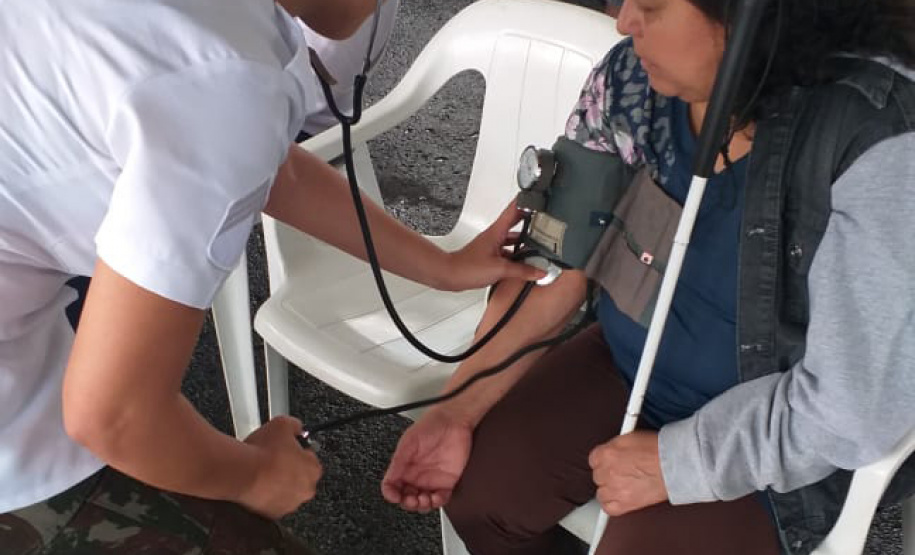 A Secretaria de Estado da Justiça, Família e Trabalho lançou nesta sexta-feira (20), no bairro Sítio Cercado, em Curitiba, o programa Governo nos Bairros – uma feira de serviços e atendimentos gratuitos à população que será realizada em bairros com grande demanda nas cidades paranaenses com mais de 200 mil habitantes.Foto: Divulgação/SEDEST