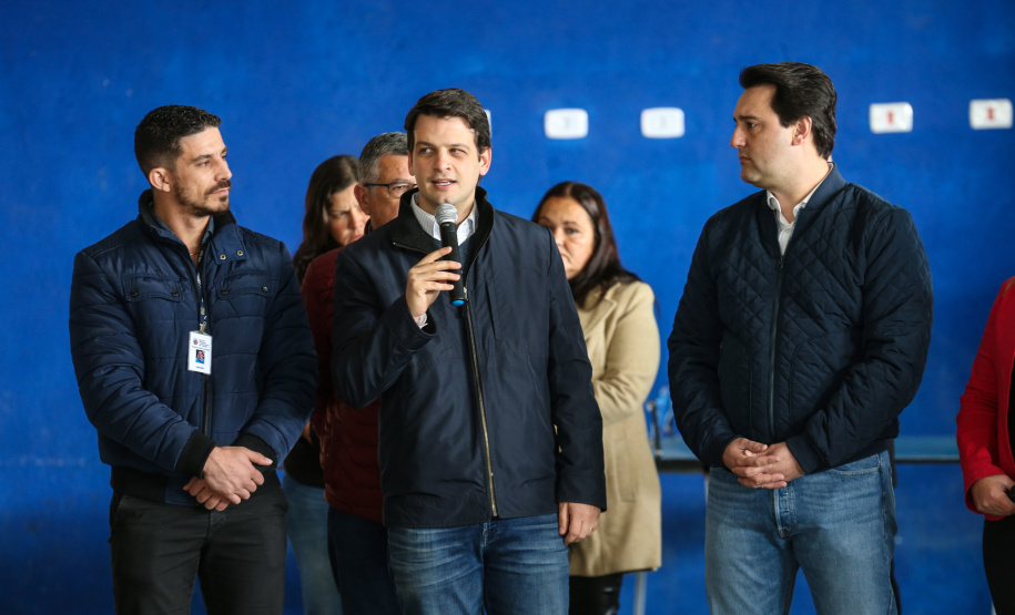 O governador Carlos Massa Ratinho Junior participa nesta segunda-feira (23) do plantio de árvores no Colégio Estadual Professora Maria Gai Grendel, no bairro Caximba, em Curitiba. O evento marcará o início do programa Paraná mais Verde, que vai incentivar o plantio de mudas de árvores nativas em todo o Estado.   23/09/2019 - Foto: Geraldo Bubniak/AEN
