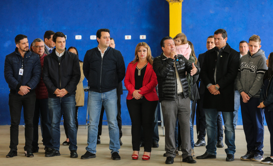 O governador Carlos Massa Ratinho Junior participa nesta segunda-feira (23) do plantio de árvores no Colégio Estadual Professora Maria Gai Grendel, no bairro Caximba, em Curitiba. O evento marcará o início do programa Paraná mais Verde, que vai incentivar o plantio de mudas de árvores nativas em todo o Estado.   23/09/2019 - Foto: Geraldo Bubniak/AEN