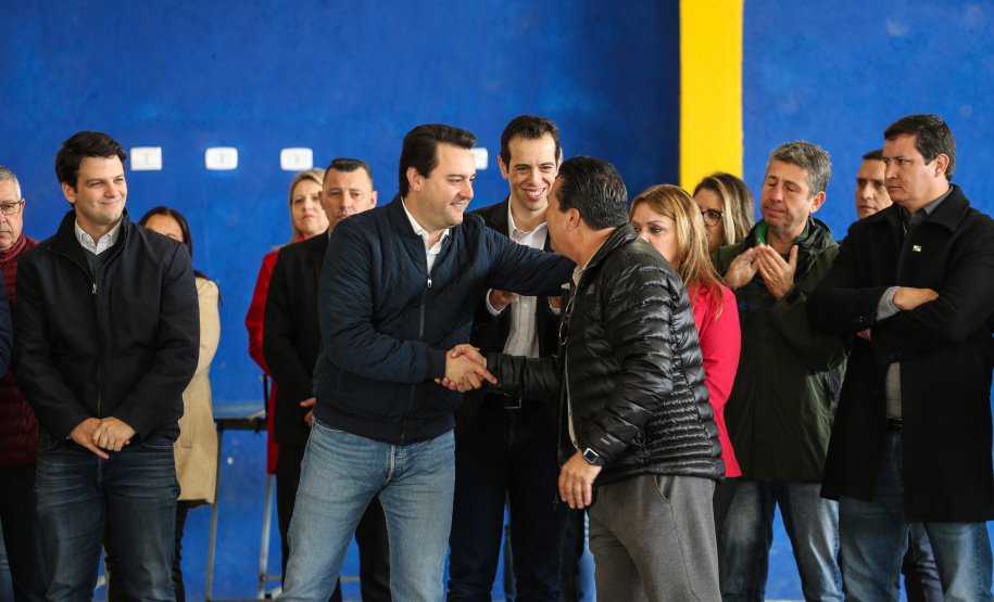 O governador Carlos Massa Ratinho Junior participa nesta segunda-feira (23) do plantio de árvores no Colégio Estadual Professora Maria Gai Grendel, no bairro Caximba, em Curitiba. O evento marcará o início do programa Paraná mais Verde, que vai incentivar o plantio de mudas de árvores nativas em todo o Estado.   23/09/2019 - Foto: Geraldo Bubniak/AEN