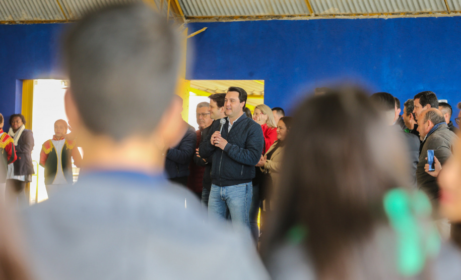 O governador Carlos Massa Ratinho Junior participa nesta segunda-feira (23) do plantio de árvores no Colégio Estadual Professora Maria Gai Grendel, no bairro Caximba, em Curitiba. O evento marcará o início do programa Paraná mais Verde, que vai incentivar o plantio de mudas de árvores nativas em todo o Estado.   23/09/2019 - Foto: Geraldo Bubniak/AEN