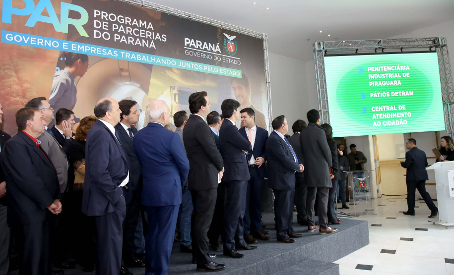 O Governo do Paraná apresentou nesta segunda-feira (23), em evento com o governador Carlos Massa Ratinho Junior, no Palácio Iguaçu, a carteira de projetos de parcerias público-privadas (PPP). Serão apresentados projetos previstos, com estimativas de prazos, investimentos e um quadro com a evolução do planejamento de cada um. Curitiba,23/09/2019 Foto:Jaelson Lucas / AEN