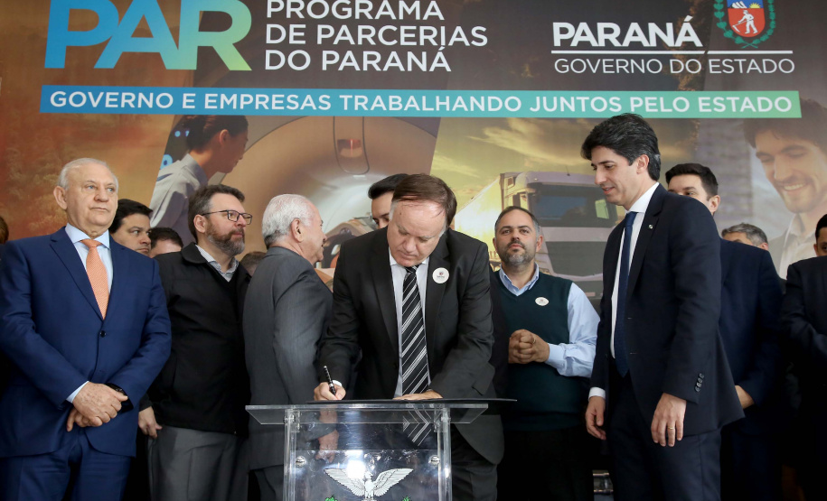 O Governo do Paraná apresentou nesta segunda-feira (23), em evento com o governador Carlos Massa Ratinho Junior, no Palácio Iguaçu, a carteira de projetos de parcerias público-privadas (PPP). Serão apresentados projetos previstos, com estimativas de prazos, investimentos e um quadro com a evolução do planejamento de cada um. Curitiba,23/09/2019 Foto:Jaelson Lucas / AEN