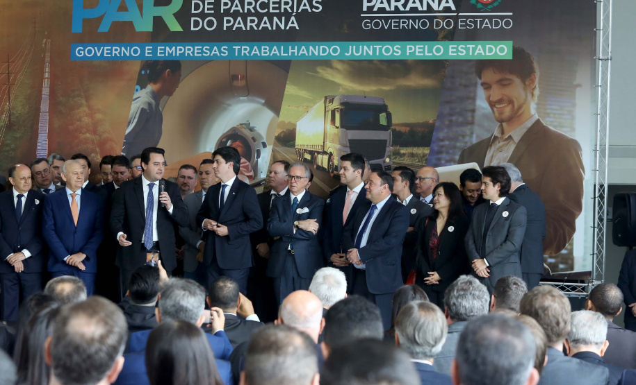 O Governo do Paraná apresentou nesta segunda-feira (23), em evento com o governador Carlos Massa Ratinho Junior, no Palácio Iguaçu, a carteira de projetos de parcerias público-privadas (PPP). Serão apresentados projetos previstos, com estimativas de prazos, investimentos e um quadro com a evolução do planejamento de cada um. Curitiba,23/09/2019 Foto:Jaelson Lucas / AEN