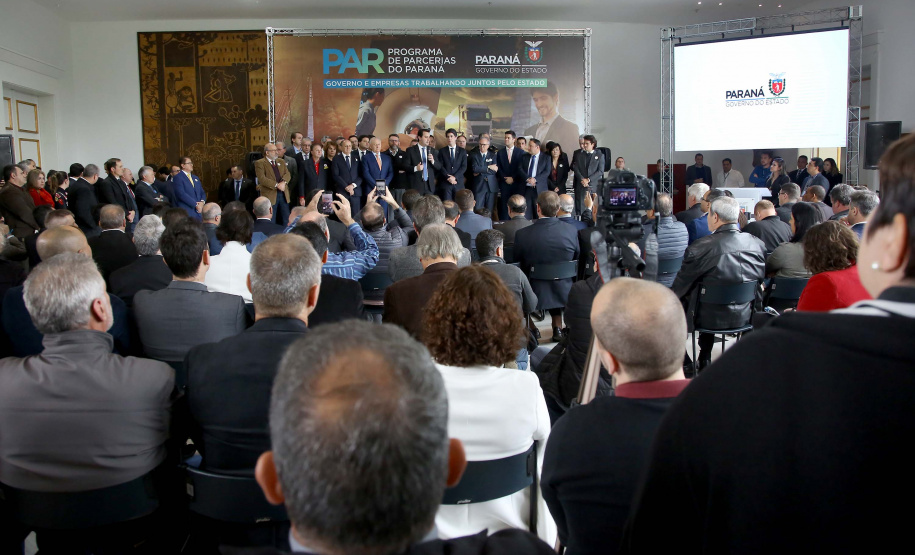 O Governo do Paraná apresentou nesta segunda-feira (23), em evento com o governador Carlos Massa Ratinho Junior, no Palácio Iguaçu, a carteira de projetos de parcerias público-privadas (PPP). Serão apresentados projetos previstos, com estimativas de prazos, investimentos e um quadro com a evolução do planejamento de cada um. Curitiba,23/09/2019 Foto:Jaelson Lucas / AEN
