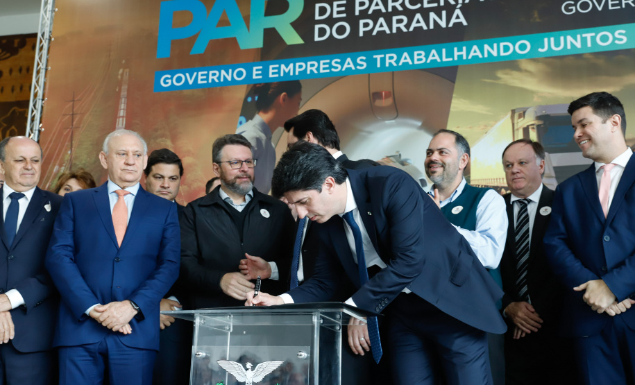 O Governo do Paraná iniciou nesta segunda-feira (23) o processo de Parcerias Público-Privadas (PPPs) com a formalização de três projetos