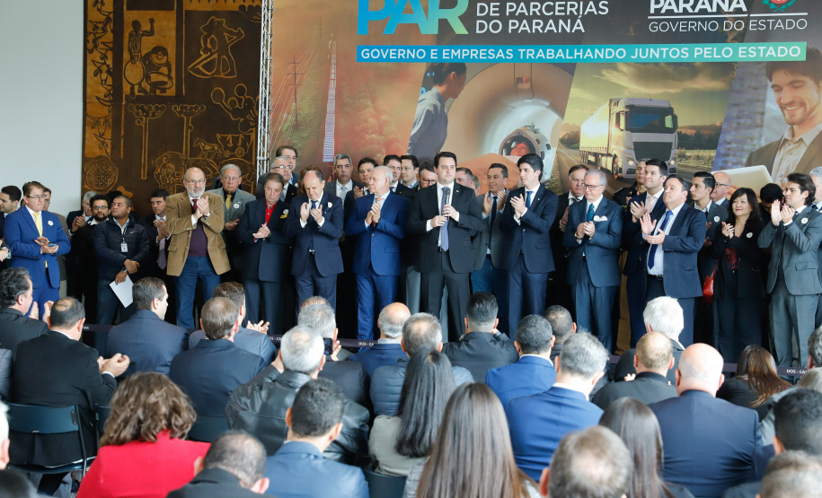 O Governo do Paraná iniciou nesta segunda-feira (23) o processo de Parcerias Público-Privadas (PPPs) com a formalização de três projetos