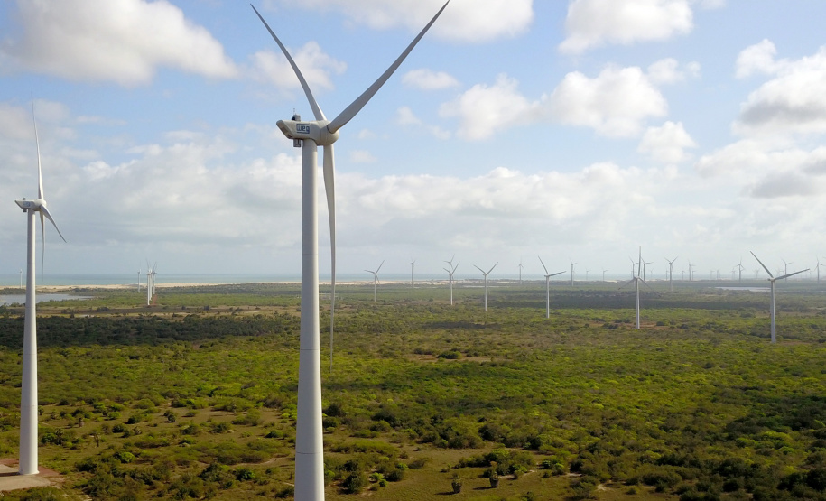 A Copel colocou em operação as três últimas unidades geradoras do Complexo Eólico Cutia, localizado nos municípios de São Bento do Norte e Pedra Grande, no litoral do Rio Grande do Norte. O empreendimento está 100% operacional e conta com sete parques eólicos que têm, em conjunto, 86 aerogeradores com potência total de 180,6 Megawatts (MW). Foto: Divulgação/Copel