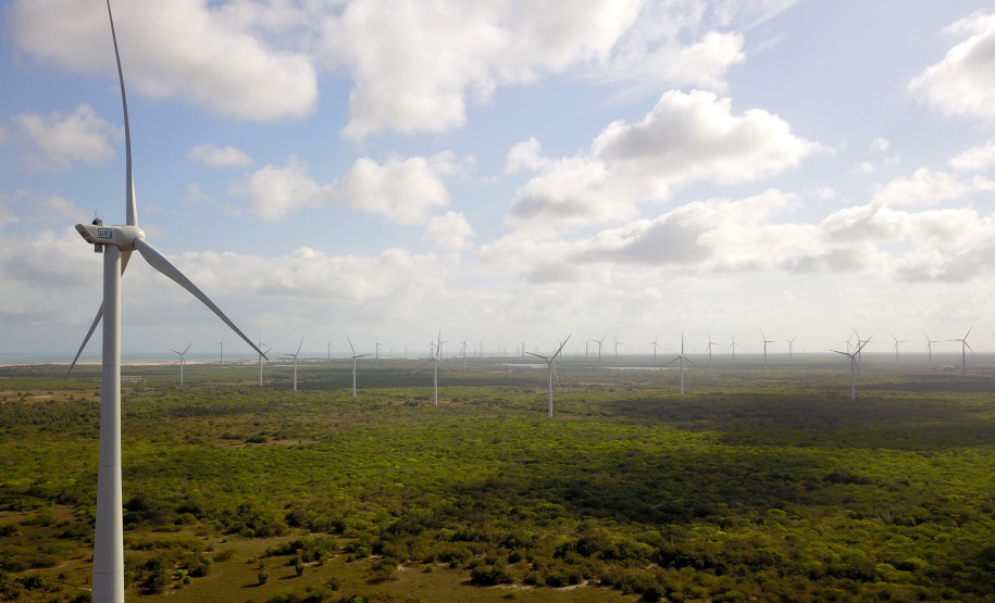 A Copel colocou em operação as três últimas unidades geradoras do Complexo Eólico Cutia, localizado nos municípios de São Bento do Norte e Pedra Grande, no litoral do Rio Grande do Norte. O empreendimento está 100% operacional e conta com sete parques eólicos que têm, em conjunto, 86 aerogeradores com potência total de 180,6 Megawatts (MW). Foto: Divulgação/Copel