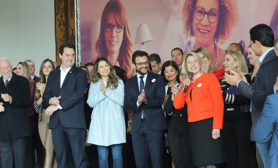 O governador Carlos Massa Ratinho Junior apresentou nesta terça-feira (24), no Palácio Iguaçu, em Curitiba, o Programa Banco da Mulher Paranaense. Participaram: vice-governador, Darci Piana; secretários:da Fazenda, Renê Garcia Junior; Chefe da Casa Civil, Guto Silva; presidente da Fomento Paraná, Heraldo Alves das Neves; deputados; entre outros. N/F: Emília Belinatti, Fomento Paraná.Curitiba, 24-09-19.Foto: Arnaldo Alves / AEN.